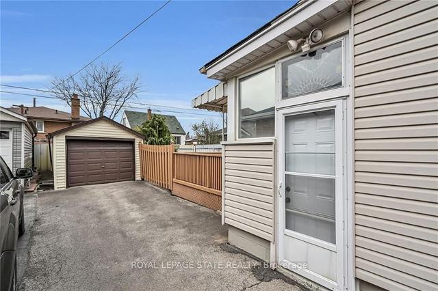 18 Reid Ave S, House detached with 2 bedrooms, 2 bathrooms and 3 parking in Hamilton ON | Image 24