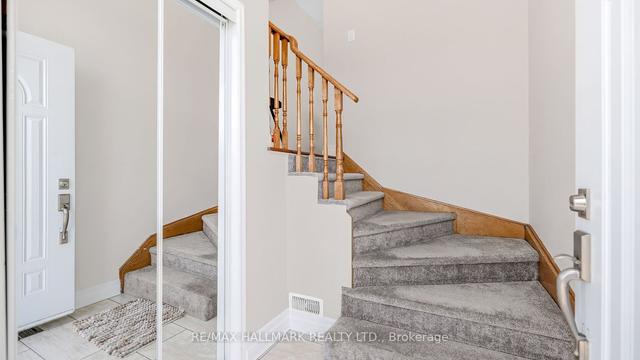 19 Benjamin Boake Tr, House semidetached with 3 bedrooms, 3 bathrooms and 4 parking in Toronto ON | Image 12
