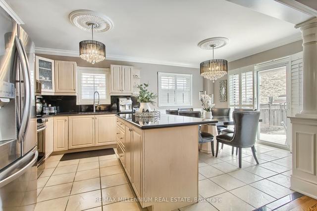 10 Royal Springs Cres, House detached with 4 bedrooms, 4 bathrooms and 6 parking in Brampton ON | Image 4