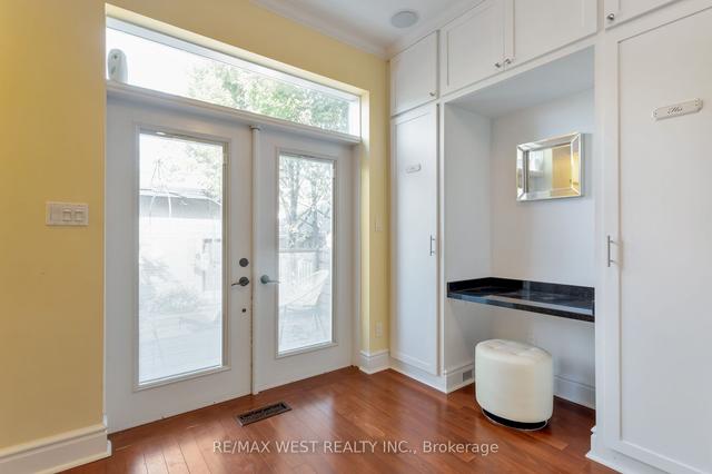 110 Marion St, House detached with 3 bedrooms, 3 bathrooms and 2 parking in Toronto ON | Image 3