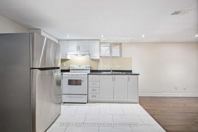 12 Huntington Ave, House detached with 2 bedrooms, 2 bathrooms and 5 parking in Toronto ON | Image 15