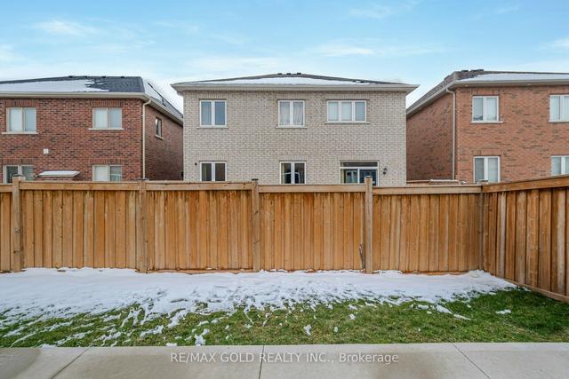 100 Veterans Dr, House detached with 4 bedrooms, 4 bathrooms and 5 parking in Brampton ON | Image 32