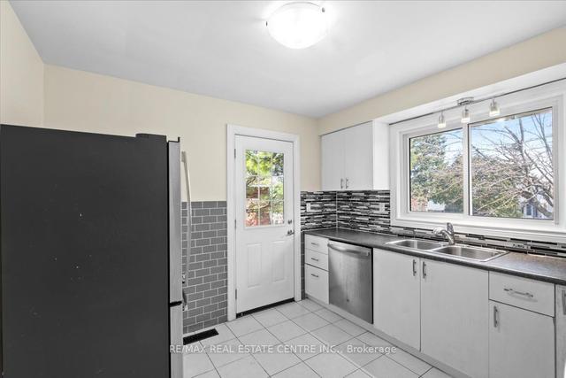 134 Victor Blvd, House detached with 4 bedrooms, 2 bathrooms and 3 parking in Hamilton ON | Image 19