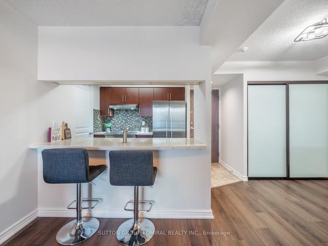 206 - 1797 Queen St E, Condo with 1 bedrooms, 1 bathrooms and 1 parking in Toronto ON | Image 2