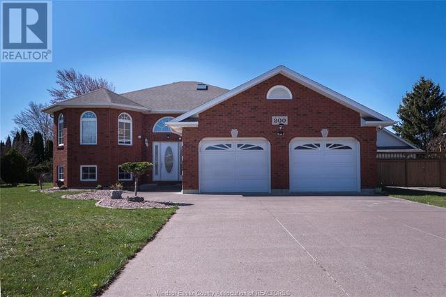 200 Gignac Crescent, House detached with 4 bedrooms, 2 bathrooms and null parking in LaSalle ON | Image 2