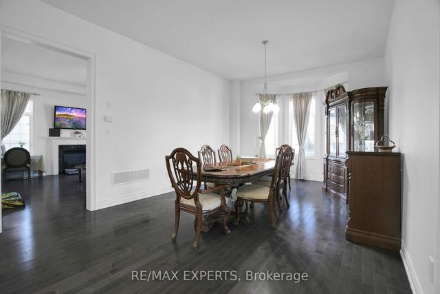 8 Observatory Cres, House detached with 4 bedrooms, 5 bathrooms and 4 parking in Brampton ON | Image 2