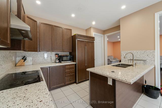 195 Sussexvale Dr, House detached with 3 bedrooms, 5 bathrooms and 6 parking in Brampton ON | Image 4