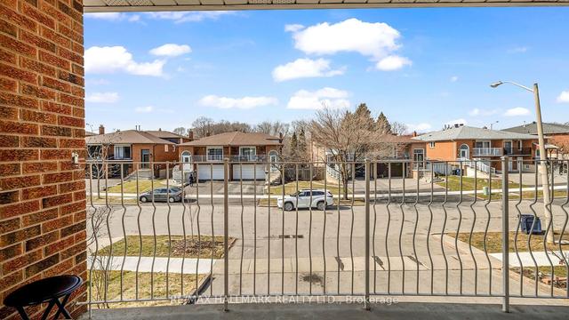 19 Benjamin Boake Tr, House semidetached with 3 bedrooms, 3 bathrooms and 4 parking in Toronto ON | Image 10