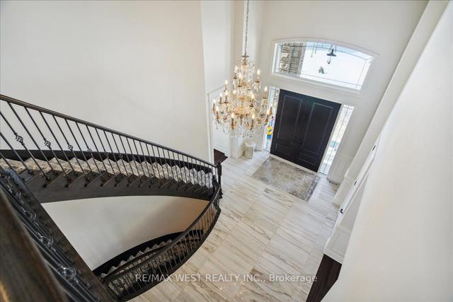 15 Monterey Crt, House detached with 5 bedrooms, 7 bathrooms and 14 parking in Whitby ON | Image 10
