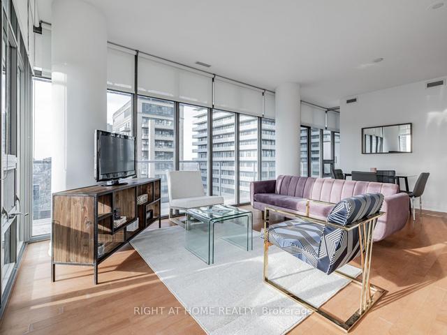 2907 - 33 Charles St E, Condo with 2 bedrooms, 1 bathrooms and 1 parking in Toronto ON | Image 12
