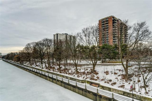 402 - 20 The Driveway Drive, Condo with 2 bedrooms, 2 bathrooms and 1 parking in Ottawa ON | Image 3