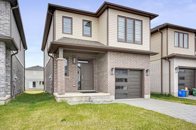 3895 Auckland Ave, House detached with 3 bedrooms, 3 bathrooms and 3 parking in London ON | Image 1