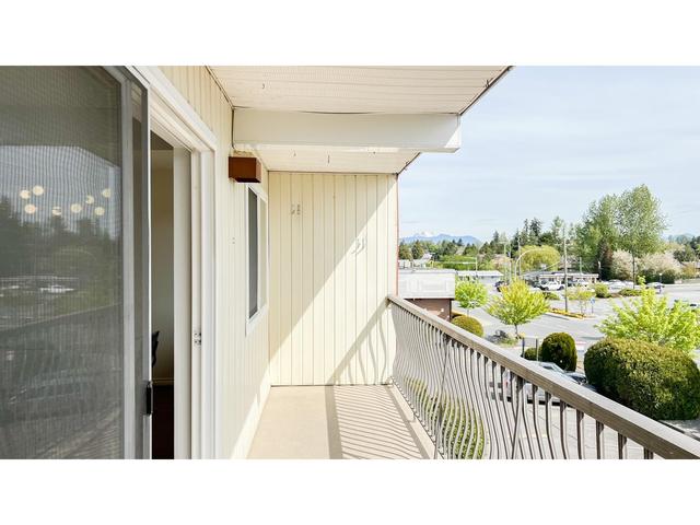 302 - 3043 270 Street, Condo with 3 bedrooms, 2 bathrooms and 1 parking in Langley BC | Image 19