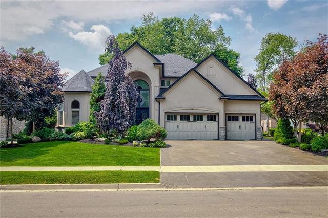 15 Silver Maple Drive, House detached with 4 bedrooms, 3 bathrooms and 6 parking in Hamilton ON | Image 4