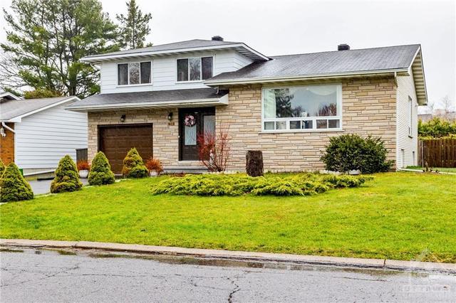 55 Assiniboine Drive, House detached with 3 bedrooms, 3 bathrooms and 1 parking in Ottawa ON | Image 1