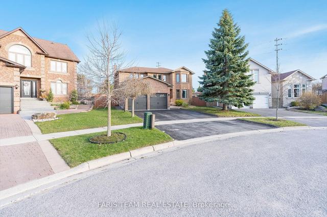11 Cityview Circ, House detached with 4 bedrooms, 4 bathrooms and 4 parking in Barrie ON | Image 12