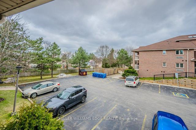 35 - 3050 Pinemeadow Dr, Condo with 2 bedrooms, 2 bathrooms and 1 parking in Burlington ON | Image 11