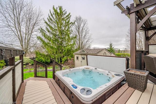 17 Sunrise Court, House detached with 4 bedrooms, 2 bathrooms and 6 parking in Guelph ON | Image 36
