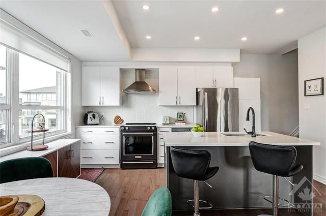 30 Carabiner Private, House attached with 3 bedrooms, 3 bathrooms and 2 parking in Ottawa ON | Image 11