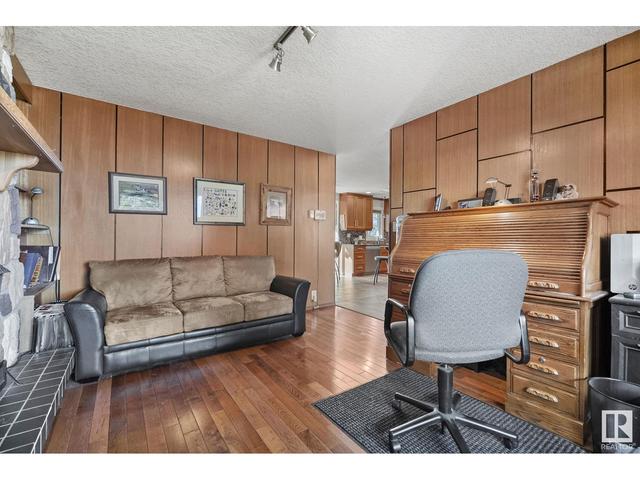 2015 41 Av Sw, House detached with 3 bedrooms, 2 bathrooms and null parking in Edmonton AB | Image 30