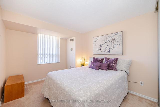 308 - 30 Malta Ave, Condo with 3 bedrooms, 2 bathrooms and 2 parking in Brampton ON | Image 4