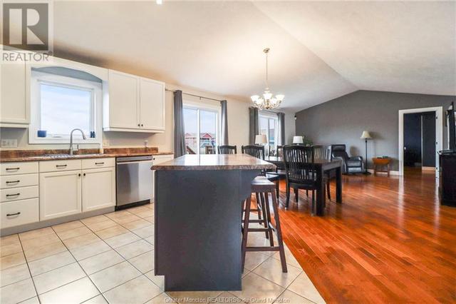 920 Cleveland Ave, House detached with 2 bedrooms, 3 bathrooms and null parking in Riverview NB | Image 24