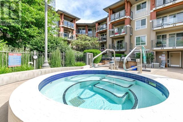 209 - 1093 Sunset Drive, Condo with 2 bedrooms, 2 bathrooms and 1 parking in Kelowna BC | Image 4