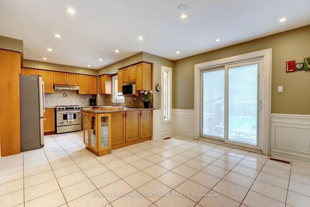8 St. Mark Pl, House detached with 4 bedrooms, 4 bathrooms and 6 parking in Brampton ON | Image 6