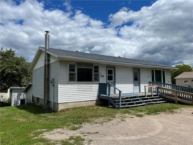 2794 Fourth Chute Road, House detached with 3 bedrooms, 2 bathrooms and 6 parking in Bonnechere Valley ON | Image 4