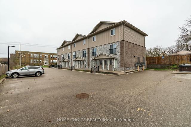 2 - 122 Courtland Ave E, Townhouse with 2 bedrooms, 3 bathrooms and 1 parking in Kitchener ON | Image 23