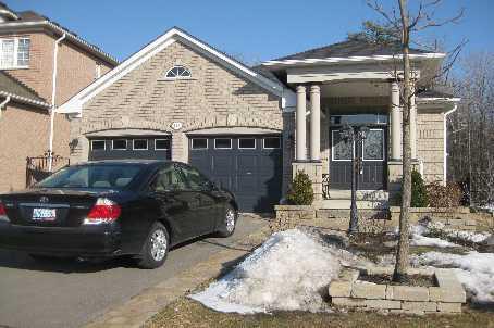 111 Regency View Hts, House detached with 3 bedrooms, 2 bathrooms and 4 parking in Vaughan ON | Image 1