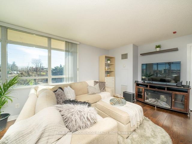 311 - 1600 Charles St, Condo with 2 bedrooms, 2 bathrooms and 1 parking in Whitby ON | Image 2
