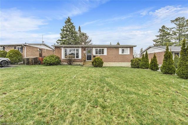 674 Sussex Boulevard, House detached with 4 bedrooms, 2 bathrooms and 2 parking in Kingston ON | Image 23