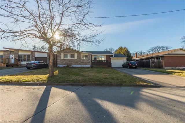 4 Brian Avenue, House detached with 3 bedrooms, 1 bathrooms and 5 parking in St. Catharines ON | Image 35