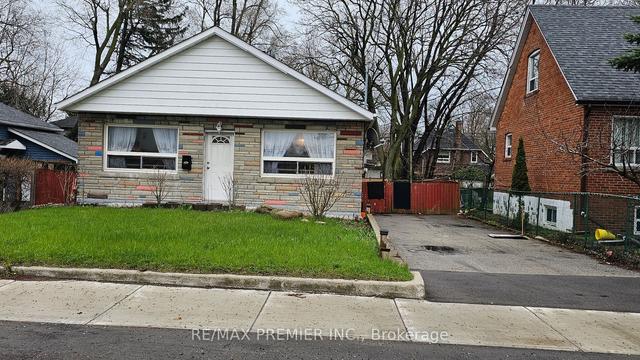 2567 Kingston Rd S, House detached with 3 bedrooms, 2 bathrooms and 4 parking in Toronto ON | Image 1