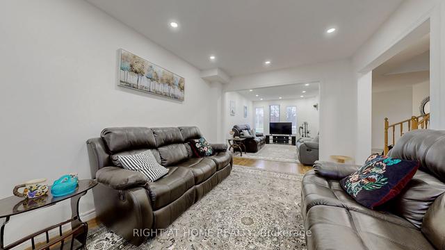 24 Holmes Cres, House detached with 4 bedrooms, 5 bathrooms and 6 parking in Ajax ON | Image 39