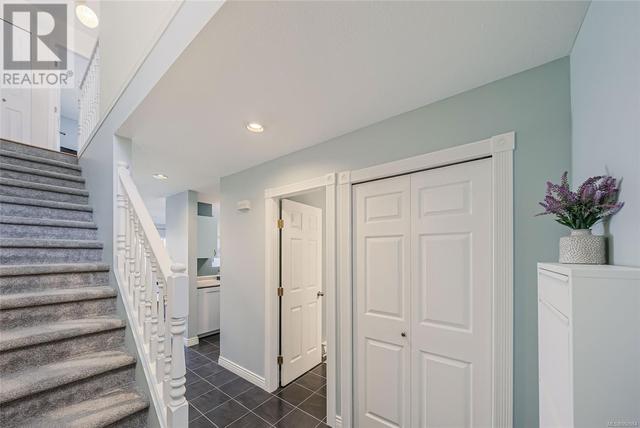 6023 Jake's Pl, House attached with 2 bedrooms, 2 bathrooms and 2 parking in Nanaimo BC | Image 17