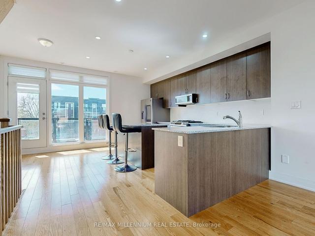 45 Shatner Turnabout, House attached with 3 bedrooms, 3 bathrooms and 2 parking in Vaughan ON | Image 2