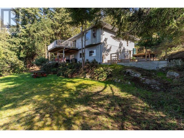 876 Windjammer Road, House detached with 4 bedrooms, 3 bathrooms and null parking in Bowen Island BC | Image 34