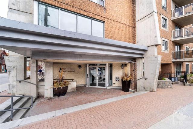 1205 - 429 Somerset Street W, Condo with 2 bedrooms, 2 bathrooms and 1 parking in Ottawa ON | Image 3
