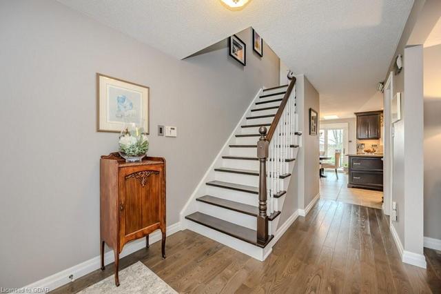 17 Sunrise Court, House detached with 4 bedrooms, 2 bathrooms and 6 parking in Guelph ON | Image 13