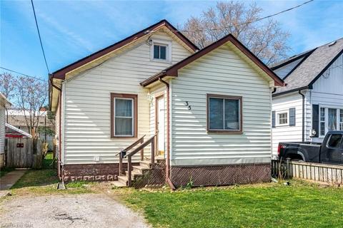 35 St. Peter Street, House detached with 3 bedrooms, 1 bathrooms and 1 parking in St. Catharines ON | Card Image