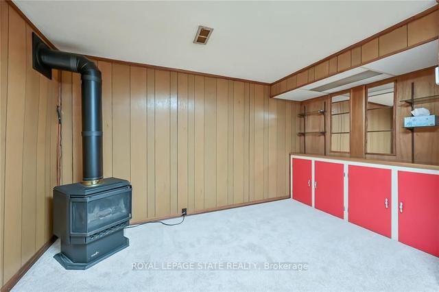 18 Reid Ave S, House detached with 2 bedrooms, 2 bathrooms and 3 parking in Hamilton ON | Image 14