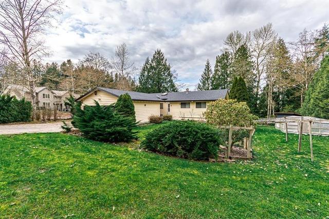 46833 Hudson Road, House detached with 3 bedrooms, 2 bathrooms and null parking in Chilliwack BC | Image 2