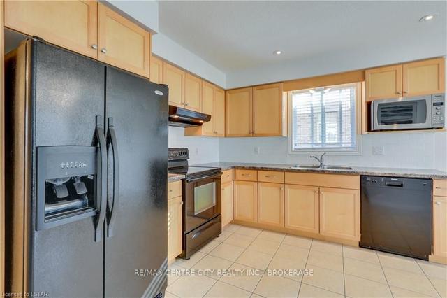 2630 Bateman Tr, House detached with 3 bedrooms, 4 bathrooms and 4 parking in London ON | Image 6