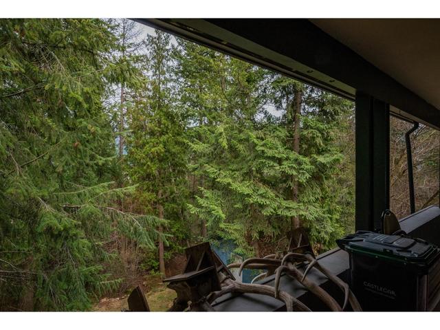 2184 Crestview Crescent, House detached with 5 bedrooms, 3 bathrooms and 4 parking in Castlegar BC | Image 40