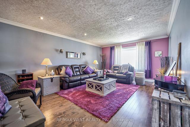 23 Fraser Ave, House detached with 2 bedrooms, 2 bathrooms and 2 parking in Brampton ON | Image 38