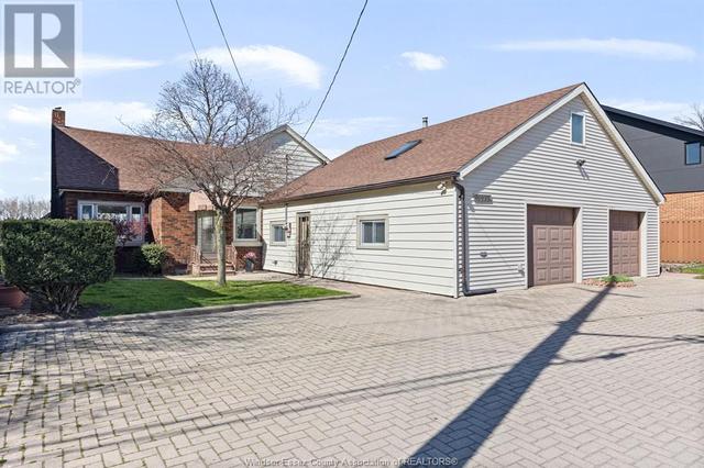 9828 Riverside Drive East, House detached with 3 bedrooms, 2 bathrooms and null parking in Windsor ON | Image 12