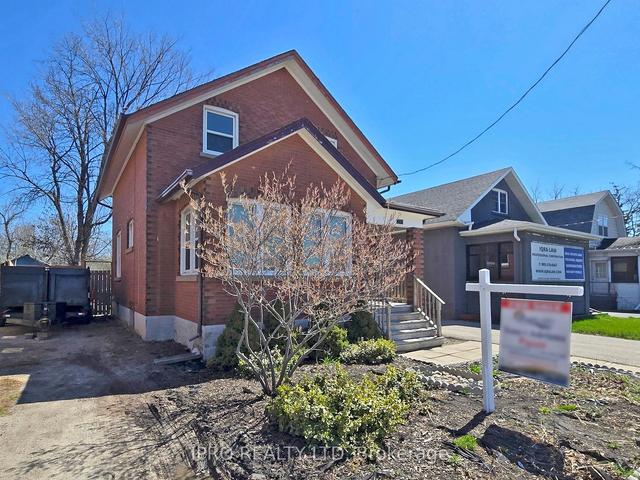 219 Queen St W, House detached with 2 bedrooms, 2 bathrooms and 6 parking in Brampton ON | Image 12