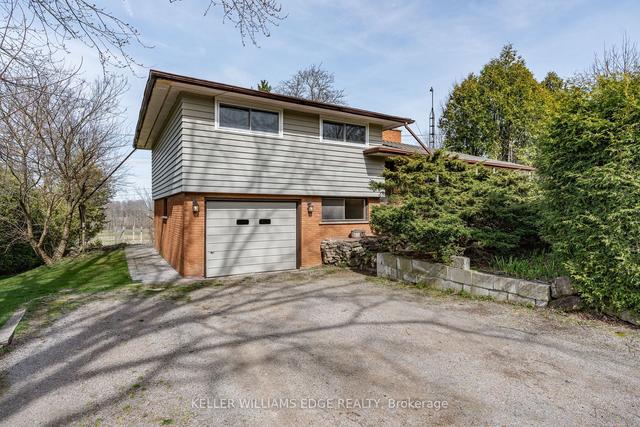 1352 Centre Rd, House detached with 3 bedrooms, 2 bathrooms and 6 parking in Hamilton ON | Image 1